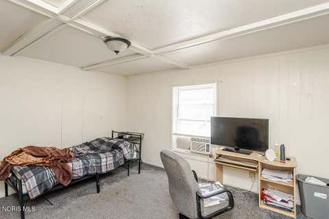 Tiny photo for 425 Bassett Street, Toledo, OH 43611 (MLS # 10011131)
