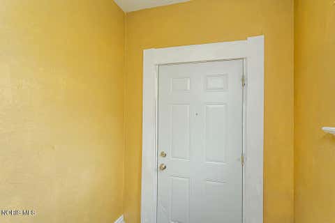 Tiny photo for 425 Bassett Street, Toledo, OH 43611 (MLS # 10011131)
