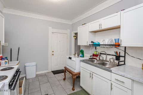 Tiny photo for 425 Bassett Street, Toledo, OH 43611 (MLS # 10011131)