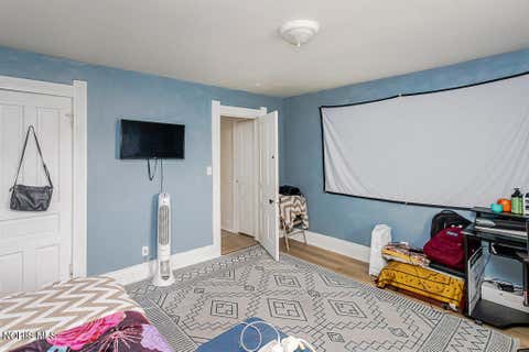 Tiny photo for 425 Bassett Street, Toledo, OH 43611 (MLS # 10011131)