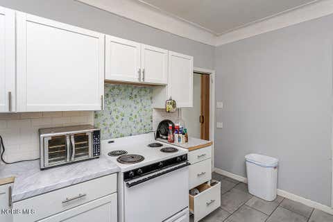 Tiny photo for 425 Bassett Street, Toledo, OH 43611 (MLS # 10011131)