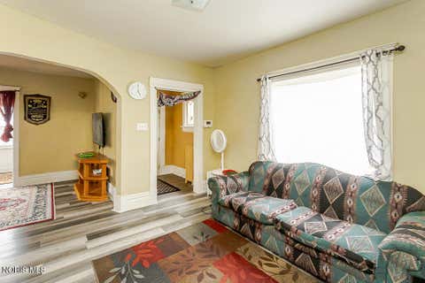 Tiny photo for 425 Bassett Street, Toledo, OH 43611 (MLS # 10011131)