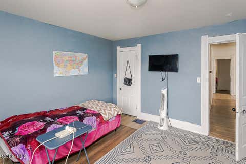 Tiny photo for 425 Bassett Street, Toledo, OH 43611 (MLS # 10011131)