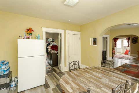 Tiny photo for 425 Bassett Street, Toledo, OH 43611 (MLS # 10011131)