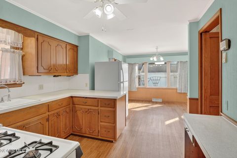 Tiny photo for 3938 Berkeley Drive, Toledo, OH 43612 (MLS # 10005803)