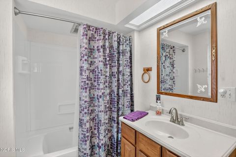 Tiny photo for 3938 Berkeley Drive, Toledo, OH 43612 (MLS # 10005803)