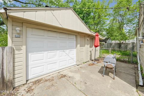 Tiny photo for 424 Southview Drive, Toledo, OH 43609 (MLS # 10007658)