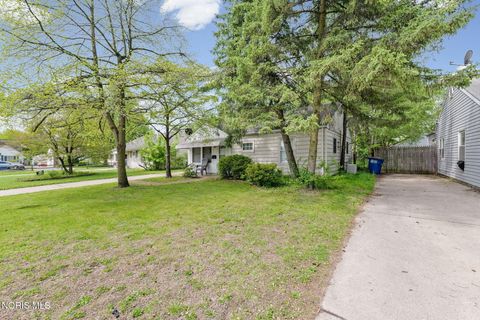 Tiny photo for 424 Southview Drive, Toledo, OH 43609 (MLS # 10007658)