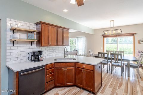 Tiny photo for 527 White Oak Drive, Toledo, OH 43615 (MLS # 10010905)