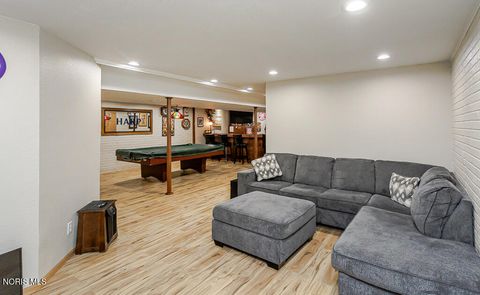 Tiny photo for 527 White Oak Drive, Toledo, OH 43615 (MLS # 10010905)