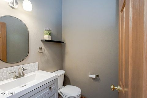 Tiny photo for 527 White Oak Drive, Toledo, OH 43615 (MLS # 10010905)