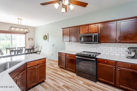 Tiny photo for 527 White Oak Drive, Toledo, OH 43615 (MLS # 10010905)