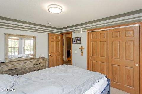 Tiny photo for 527 White Oak Drive, Toledo, OH 43615 (MLS # 10010905)