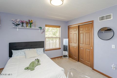 Tiny photo for 527 White Oak Drive, Toledo, OH 43615 (MLS # 10010905)