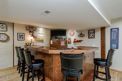 Tiny photo for 527 White Oak Drive, Toledo, OH 43615 (MLS # 10010905)