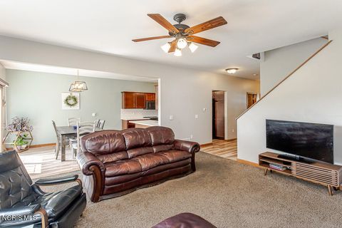 Tiny photo for 527 White Oak Drive, Toledo, OH 43615 (MLS # 10010905)