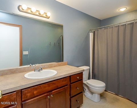 Tiny photo for 527 White Oak Drive, Toledo, OH 43615 (MLS # 10010905)