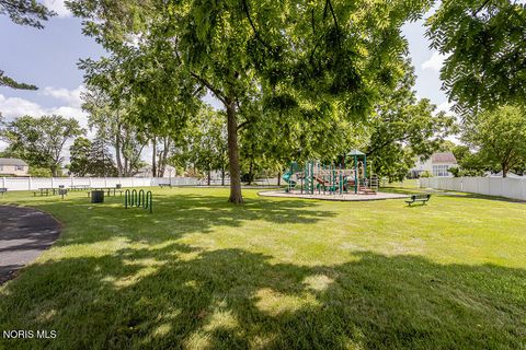 Tiny photo for 527 White Oak Drive, Toledo, OH 43615 (MLS # 10010905)