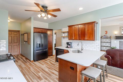 Tiny photo for 527 White Oak Drive, Toledo, OH 43615 (MLS # 10010905)