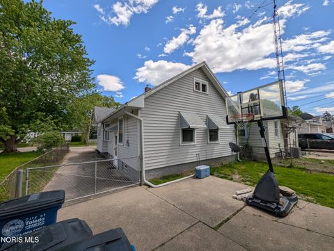 Tiny photo for 4427 Asbury Drive, Toledo, OH 43612 (MLS # 10007780)
