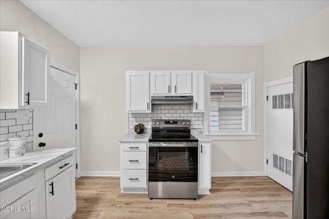 Tiny photo for 358 Spring Grove Avenue, Toledo, OH 43605 (MLS # 10004769)