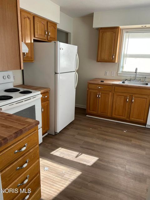 Tiny photo for 1014 Mackow Drive, Toledo, OH 43607 (MLS # 10004757)