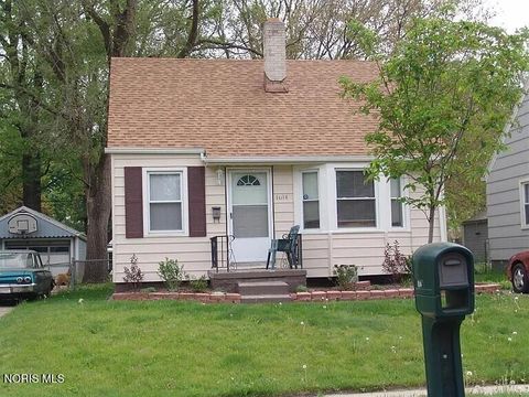 Photo of 1014 Mackow Drive, Toledo, OH 43607 (MLS # 10004757)