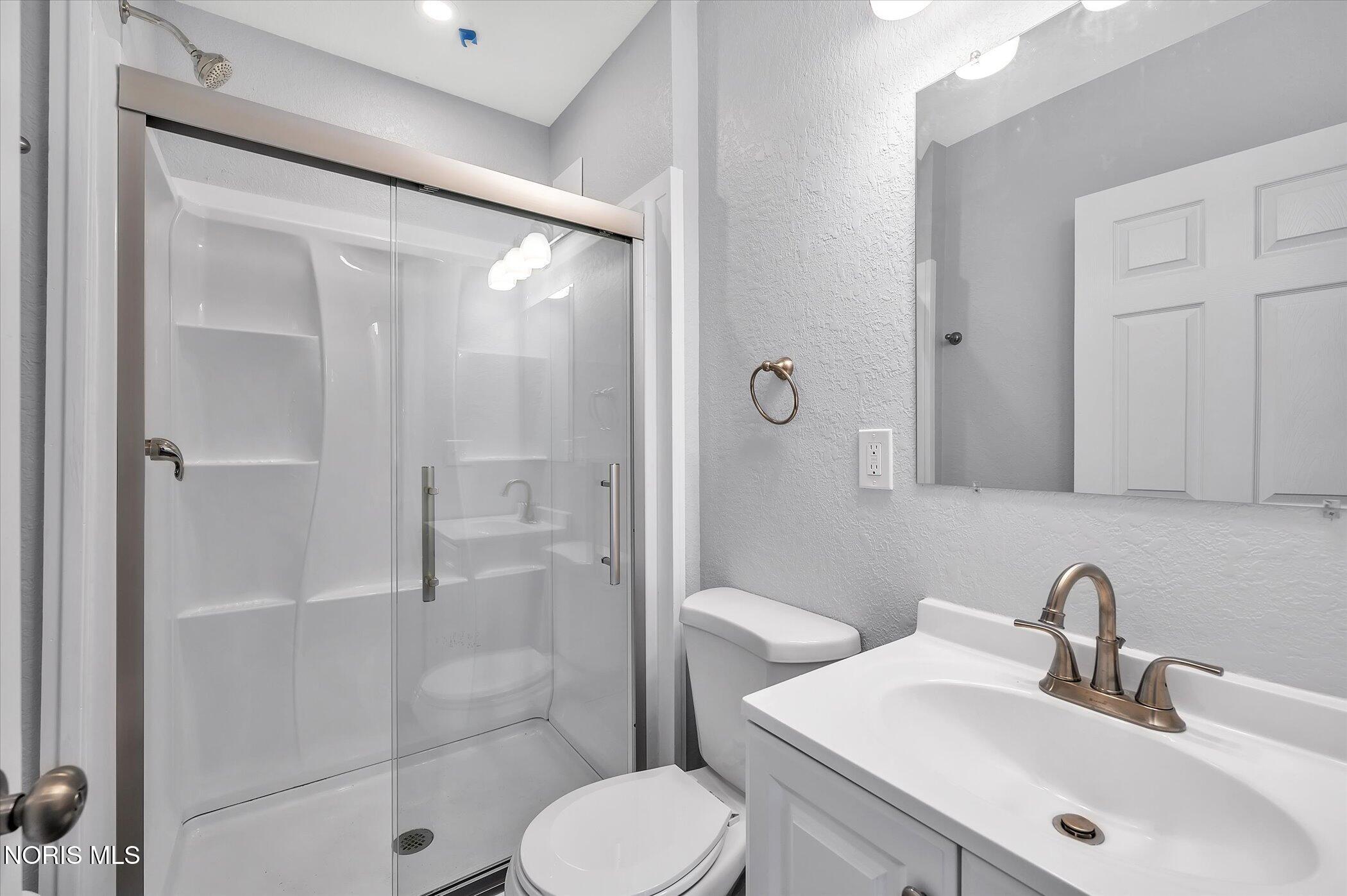 825 Underwood Avenue