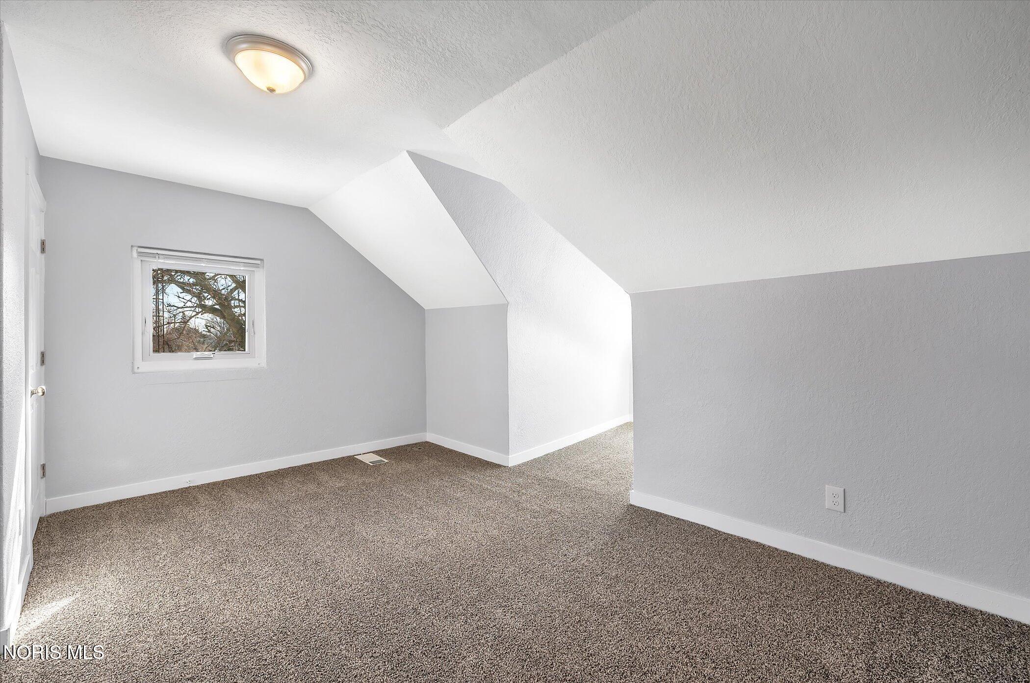 825 Underwood Avenue