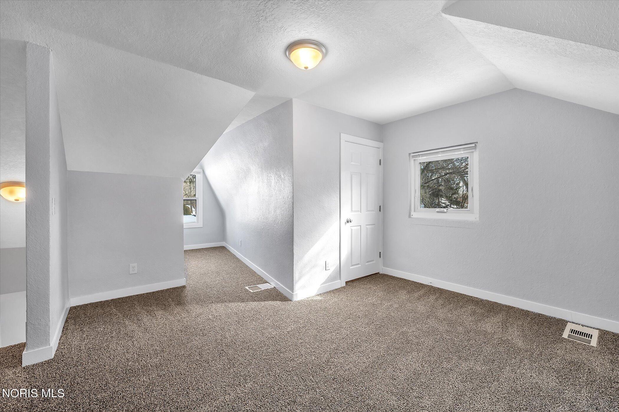 825 Underwood Avenue