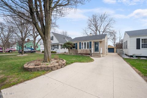 Tiny photo for 1937 Glenross Place, Northwood, OH 43619 (MLS # 10006449)