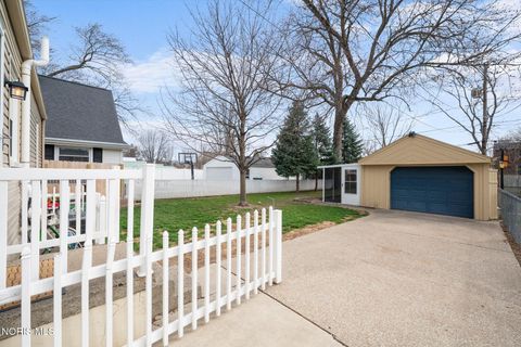 Tiny photo for 1937 Glenross Place, Northwood, OH 43619 (MLS # 10006449)
