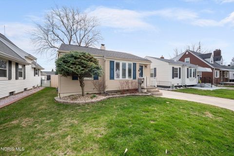 Tiny photo for 1937 Glenross Place, Northwood, OH 43619 (MLS # 10006449)