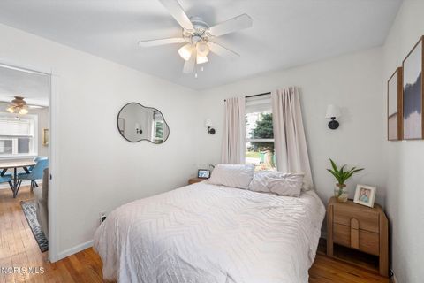 Tiny photo for 1937 Glenross Place, Northwood, OH 43619 (MLS # 10006449)