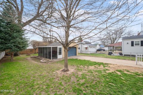 Tiny photo for 1937 Glenross Place, Northwood, OH 43619 (MLS # 10006449)