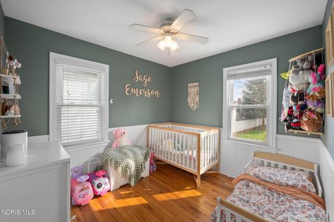 Tiny photo for 1937 Glenross Place, Northwood, OH 43619 (MLS # 10006449)