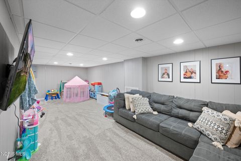 Tiny photo for 1937 Glenross Place, Northwood, OH 43619 (MLS # 10006449)