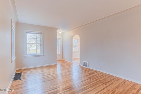 Tiny photo for 769 Colima Drive, Toledo, OH 43609 (MLS # 10004811)