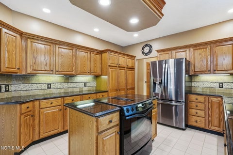 Tiny photo for 2330 Heatherwood Drive, Findlay, OH 45840 (MLS # 10013966)