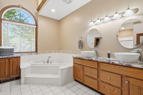 Tiny photo for 2330 Heatherwood Drive, Findlay, OH 45840 (MLS # 10013966)