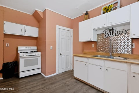 Tiny photo for 615 Prouty Avenue, Toledo, OH 43609 (MLS # 10013904)