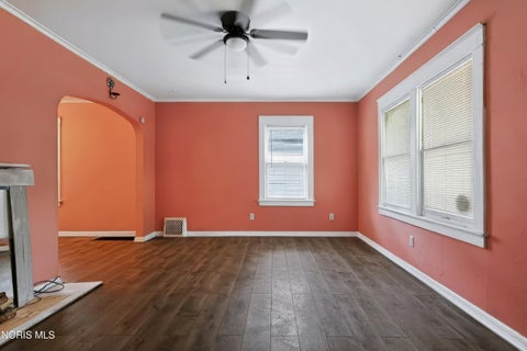 Tiny photo for 615 Prouty Avenue, Toledo, OH 43609 (MLS # 10013904)