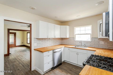 Tiny photo for 4235 Belmar Avenue, Toledo, OH 43612 (MLS # 10009727)