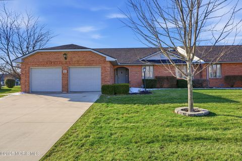 Photo of 1812 Cobblestone Drive # 6, Findlay, OH 45840 (MLS # 10002468)