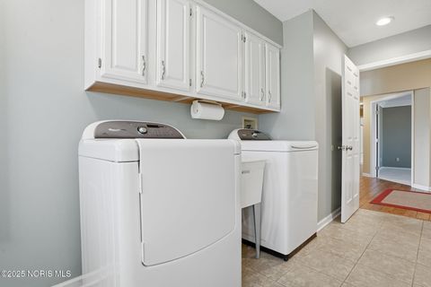 Tiny photo for 1812 Cobblestone Drive # 6, Findlay, OH 45840 (MLS # 10002468)