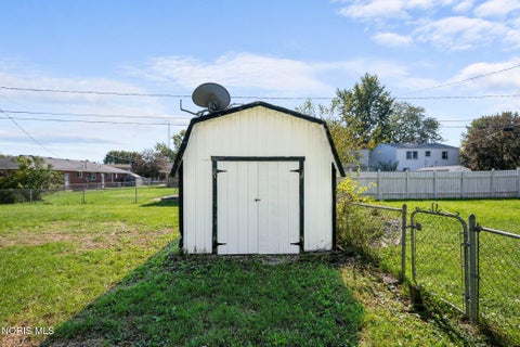 Tiny photo for 3322 Cromwell Drive, Oregon, OH 43616 (MLS # 10014373)