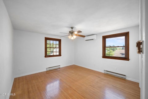 Tiny photo for 3322 Cromwell Drive, Oregon, OH 43616 (MLS # 10014373)