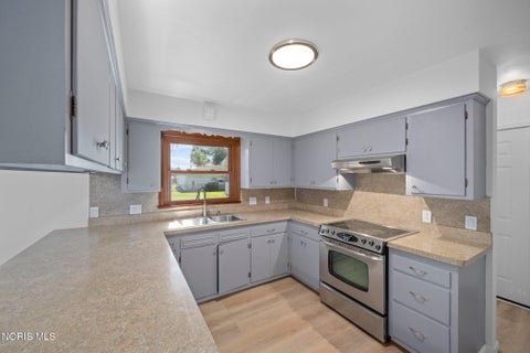 Tiny photo for 3322 Cromwell Drive, Oregon, OH 43616 (MLS # 10014373)