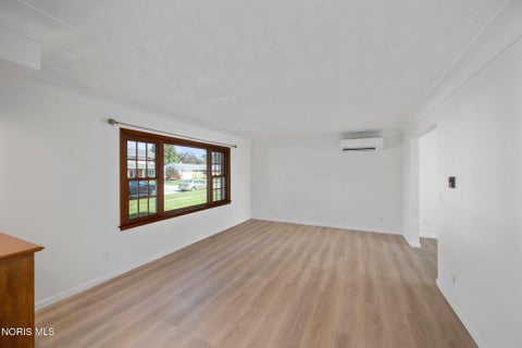 Tiny photo for 3322 Cromwell Drive, Oregon, OH 43616 (MLS # 10014373)