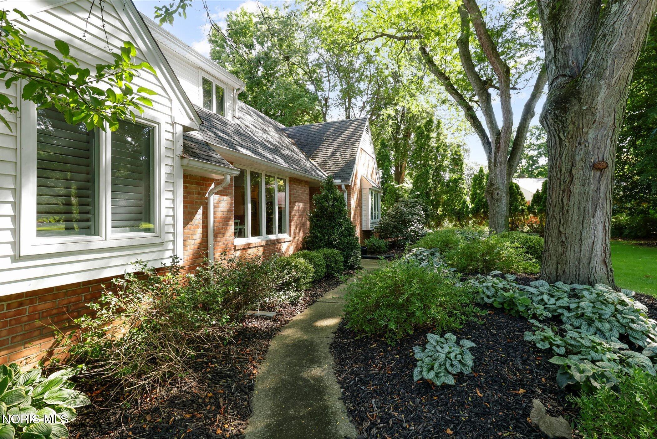 7 Parkwood Drive